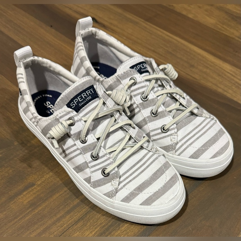 Sperry Crest Vibe Beach Gray & White Women’s Size 6